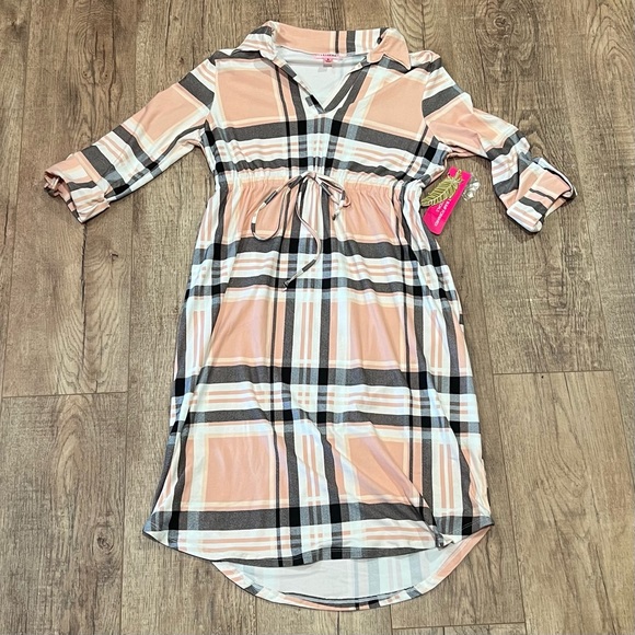 feathers Dresses & Skirts - FEATHERS MATERNITY | peachy pink/blk plaid shirt dress